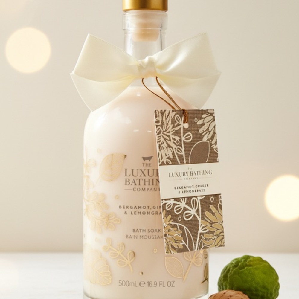 The Luxury Bathing Company | Bergamot, Ginger & Lemongrass Indulgent Bath Soak - Picture 2 of 7